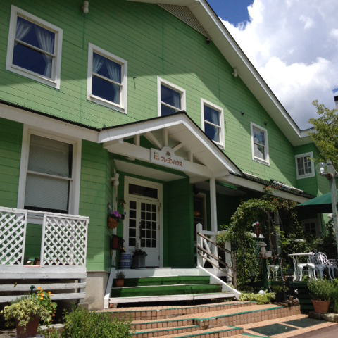 【2026年春】立山山麓温泉 クレヨンハウス｜富山県の名宿を徹底紹介